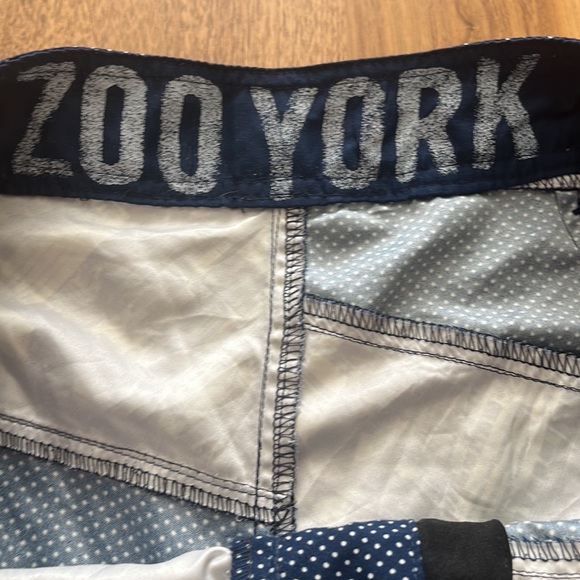 NWOT Zoo York Board Shorts
Size 34z excellent condition colour blue.
#.320A - Picture 7 of 10